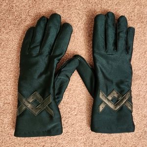 Women’s Isotoner Gloves